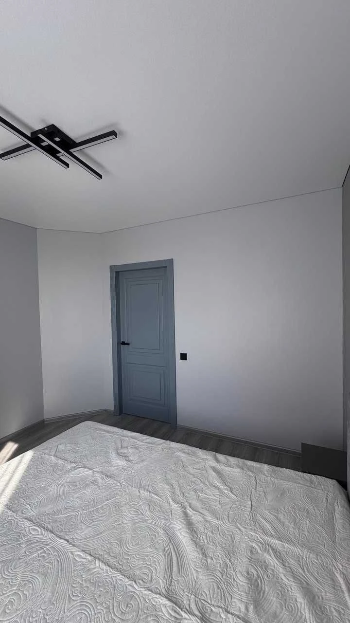 Sale of a one-bedroom apartment with a studio kitchen on вул. Роксо