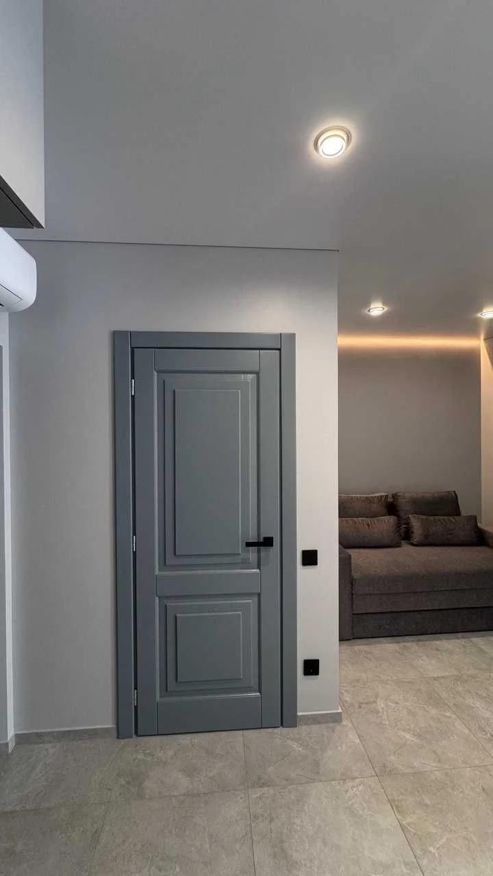Sale of a one-bedroom apartment with a studio kitchen on вул. Роксо