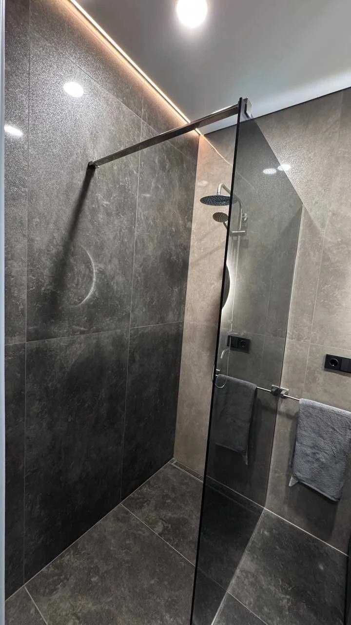 Sale of a one-bedroom apartment with a studio kitchen on вул. Роксо