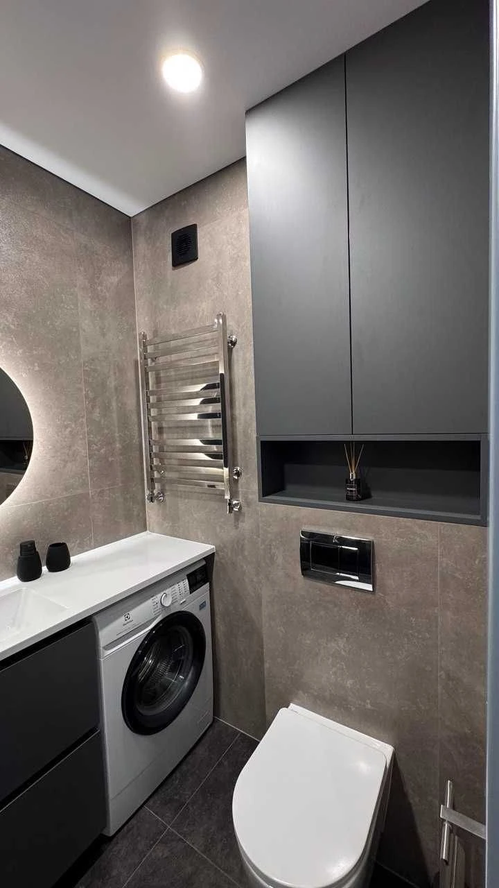 Sale of a one-bedroom apartment with a studio kitchen on вул. Роксо