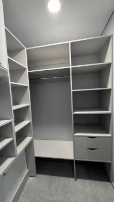 Sale of a one-bedroom apartment with a studio kitchen on вул. Роксо