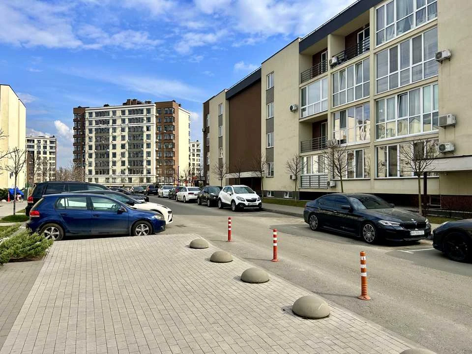 Apartment. Yunatska St., Kyiv