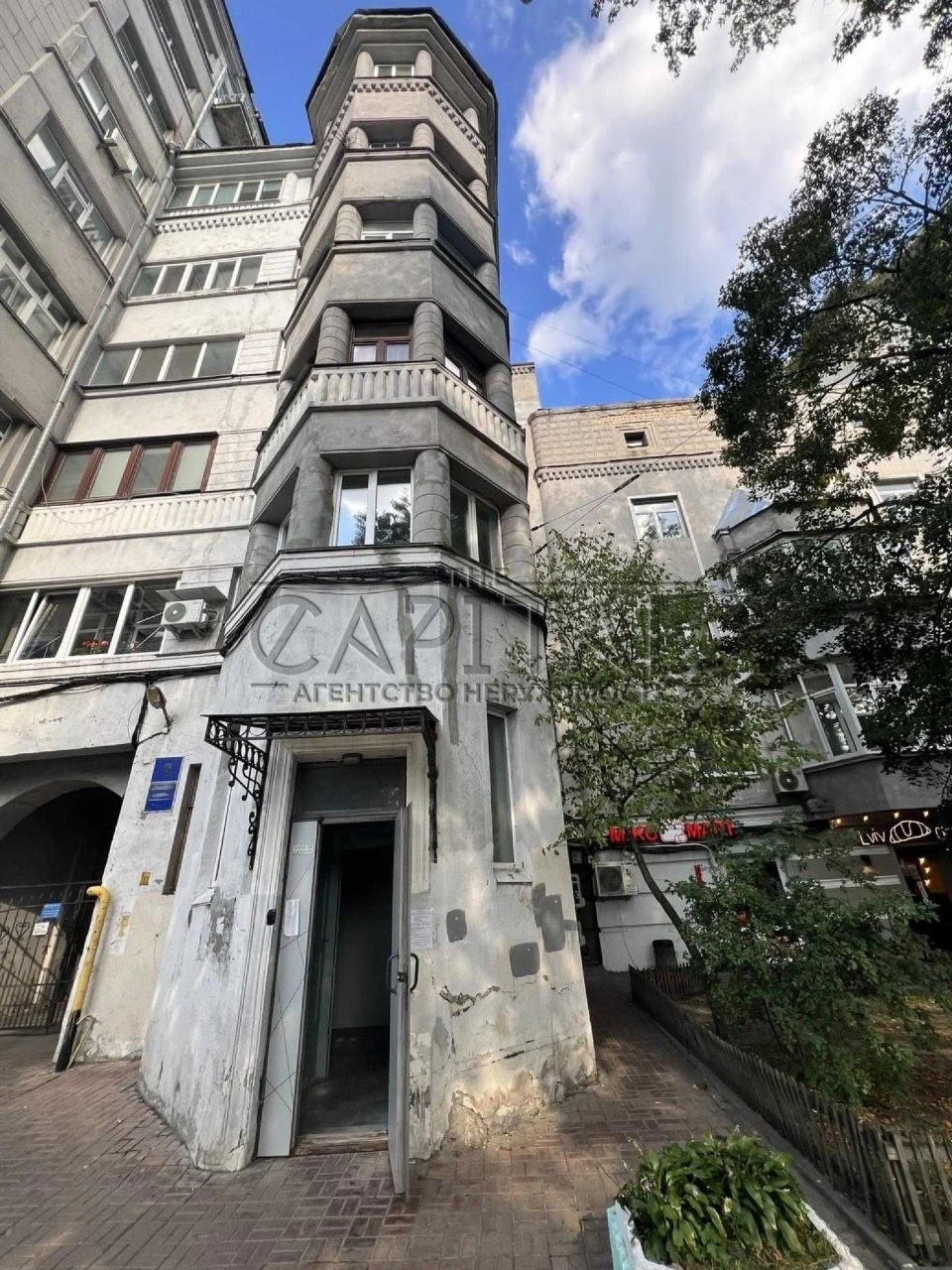 Продаж квартири під коммерцію Івана Мазепи 3