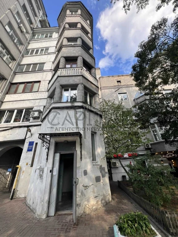 Продажа квартиры под коммерцию, Иван Мазепи 3