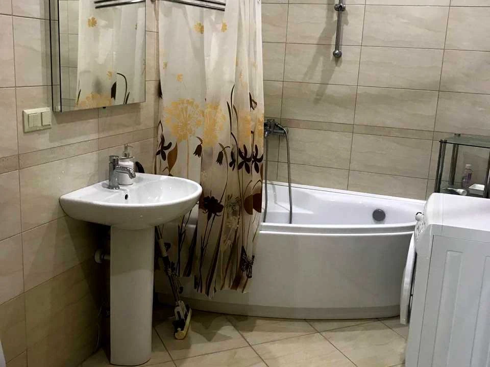 Квартира. Харків, Культу́рна вулиця