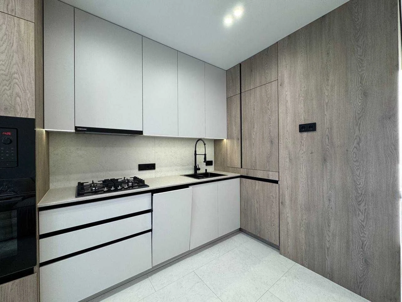 FOR SALE - Fully furnished 1 bedroom apartment / Central Park / Center