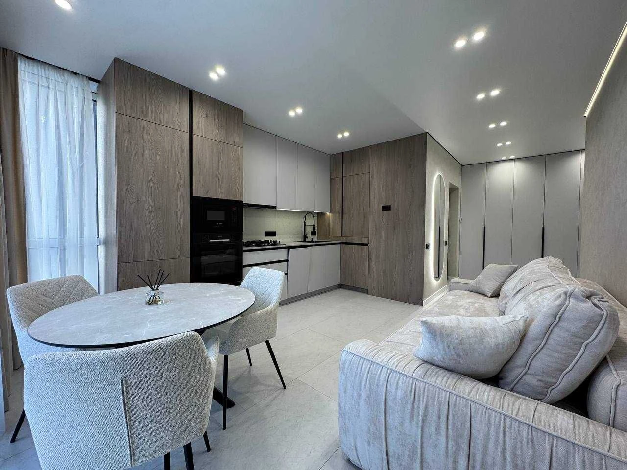 FOR SALE - Fully furnished 1 bedroom apartment / Central Park / Center