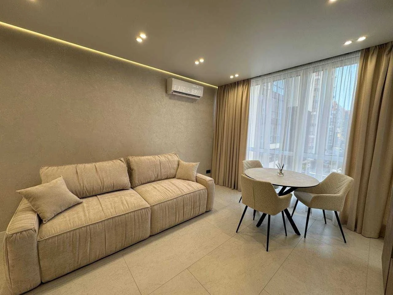 FOR SALE - Fully furnished 1 bedroom apartment / Central Park / Center