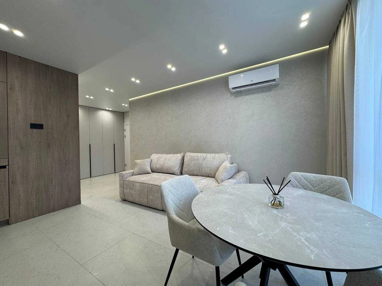 FOR SALE - Fully furnished 1 bedroom apartment / Central Park / Center