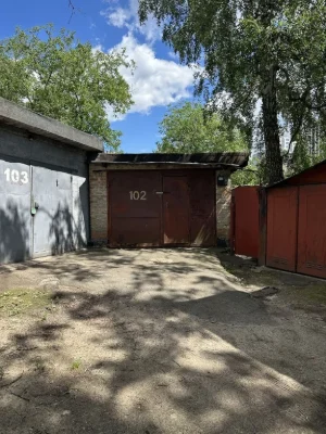 Garage in Lukʼyianivka.