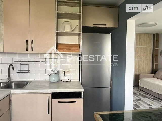 Продаж 1к квартири 32.5 кв. м на вул. Василя Вишиваного 2 •