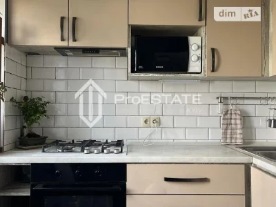 Продаж 1к квартири 32.5 кв. м на вул. Василя Вишиваного 2 •