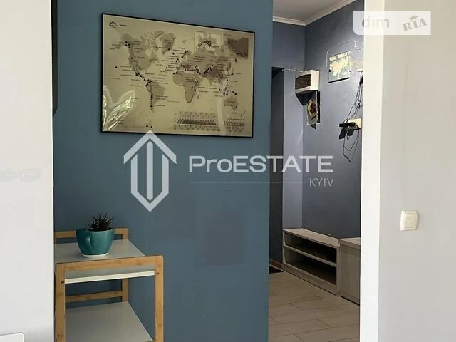 Продаж 1к квартири 32.5 кв. м на вул. Василя Вишиваного 2 •