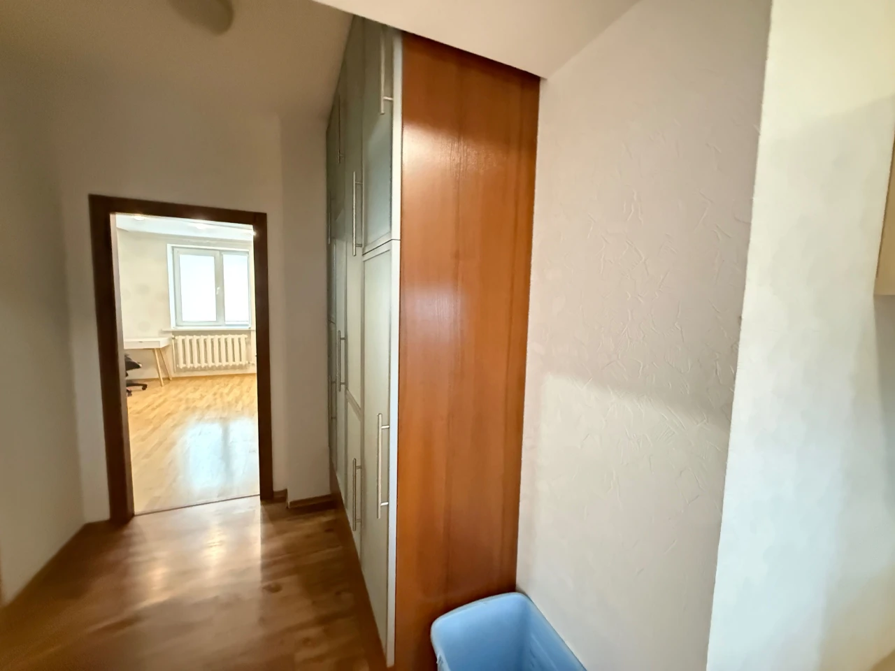 Простора трикімнатна квартира 100 м2  на вулиці Січових Стрі