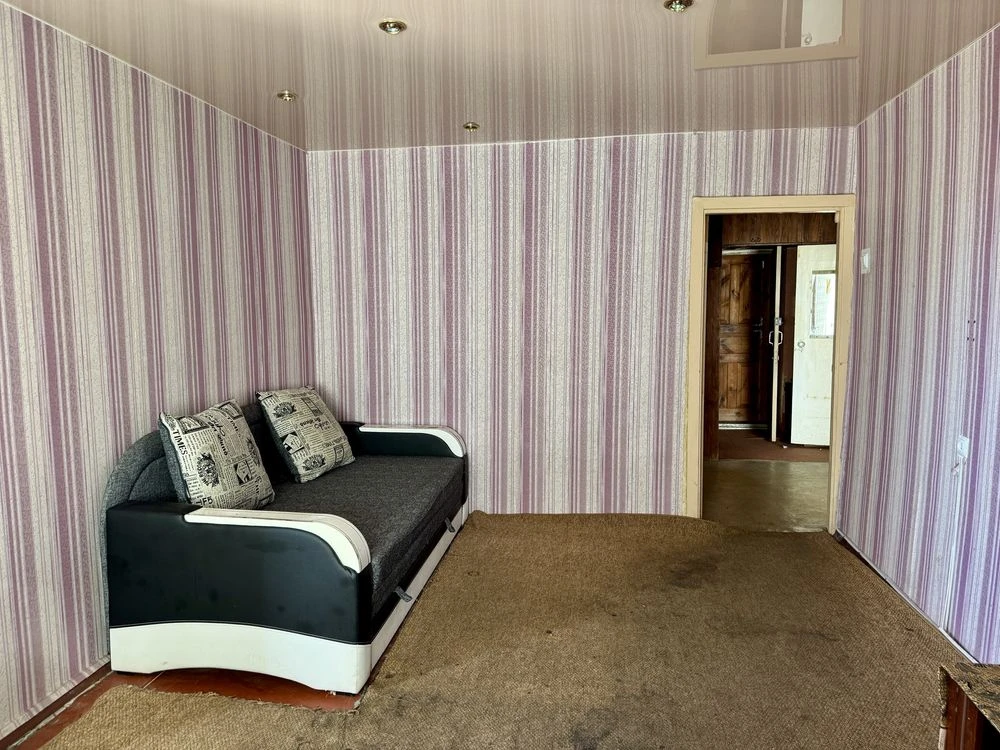 For Sale 2-room Apartment in Gradetsky