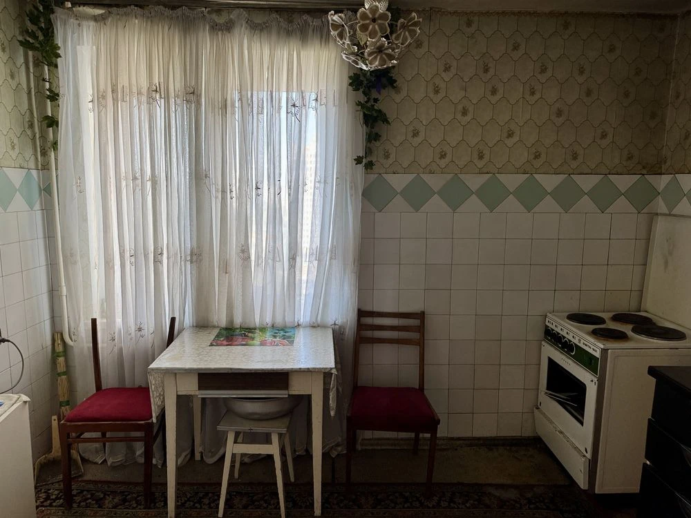 For Sale 2-room Apartment in Gradetsky