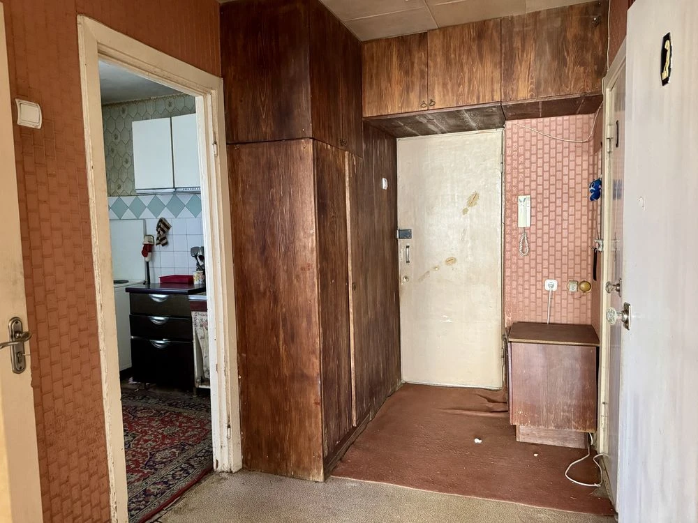 For Sale 2-room Apartment in Gradetsky