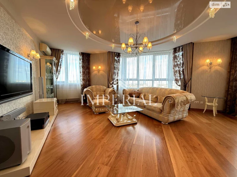 Long-Term Rental Apartment, Holosiiv
