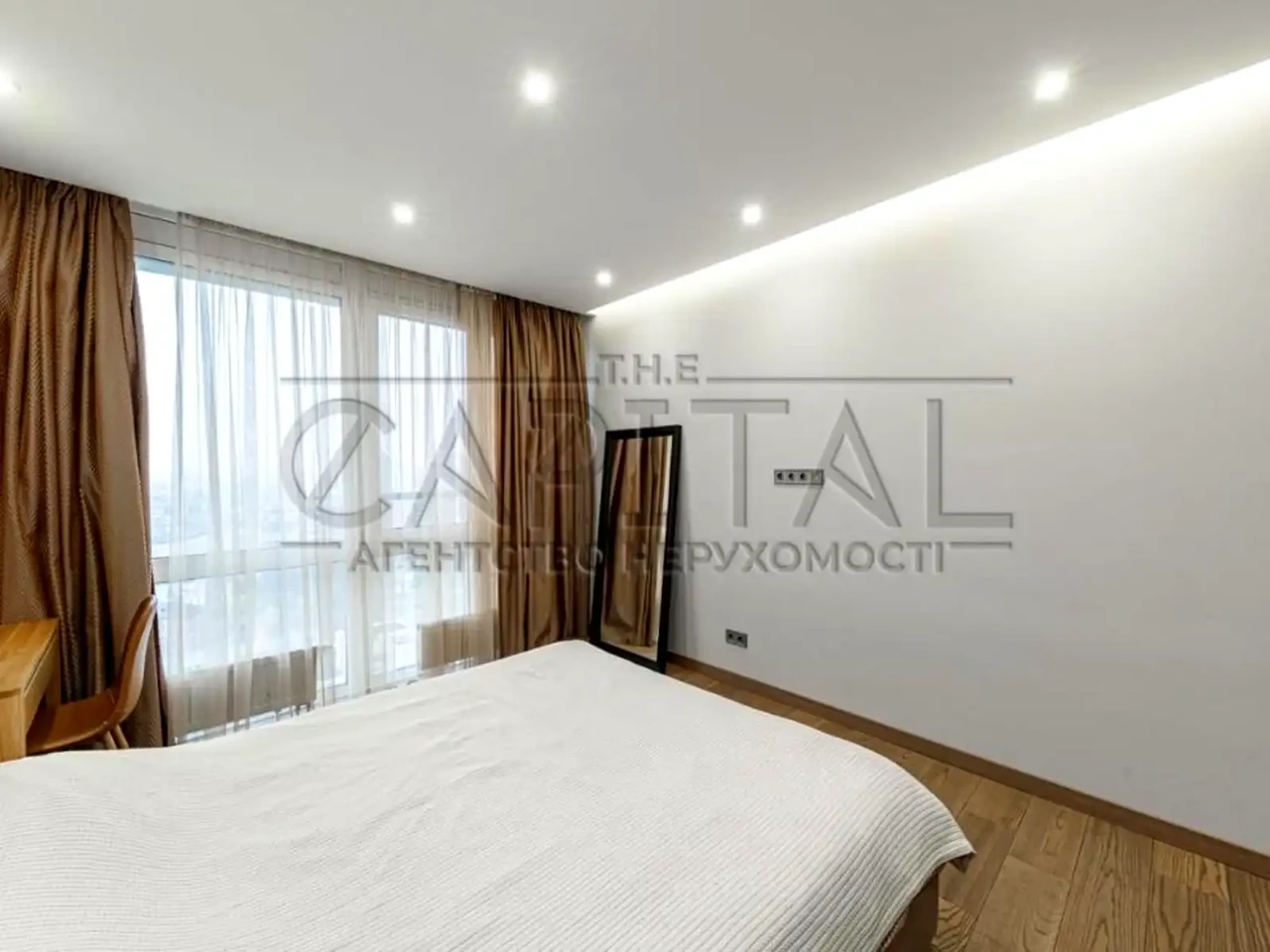 Оренда квартири 3-кімн. 96 м² 22/25 пов.