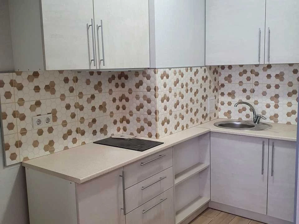 Apartment. Kyiv, Kharkiv Avenue