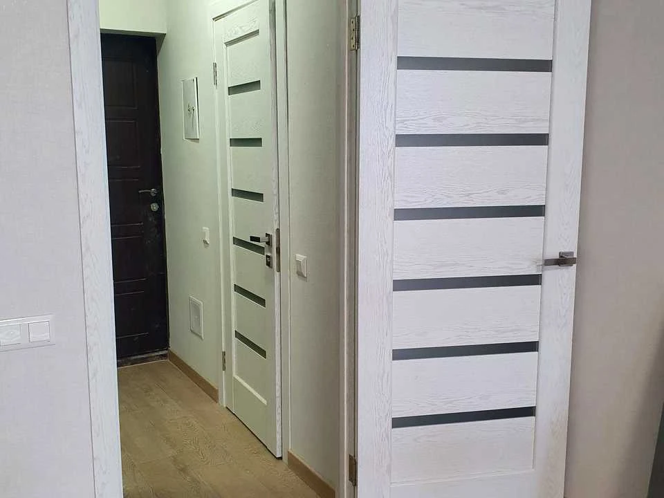 Apartment. Kyiv, Kharkiv Avenue