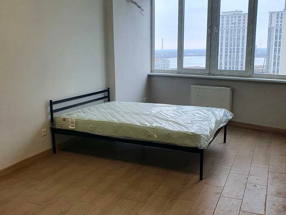 Apartment. Kyiv, Kharkiv Avenue