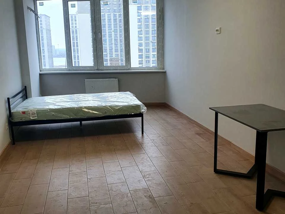 Apartment. Kyiv, Kharkiv Avenue