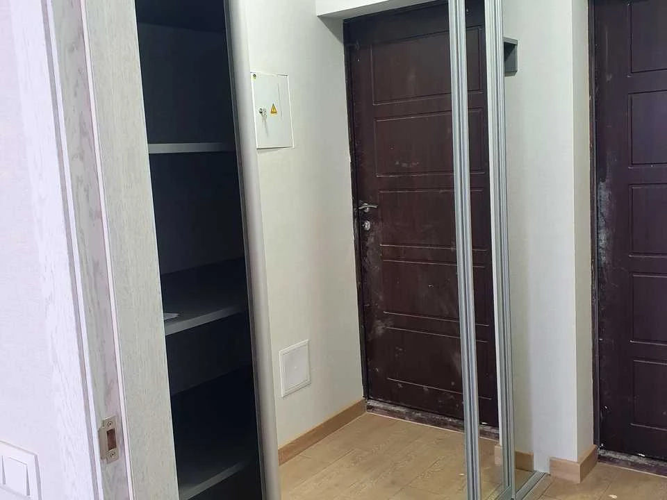 Apartment. Kyiv, Kharkiv Avenue