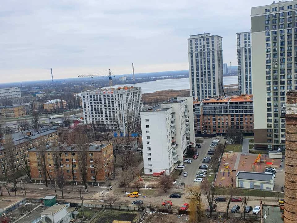 Apartment. Kyiv, Kharkiv Avenue