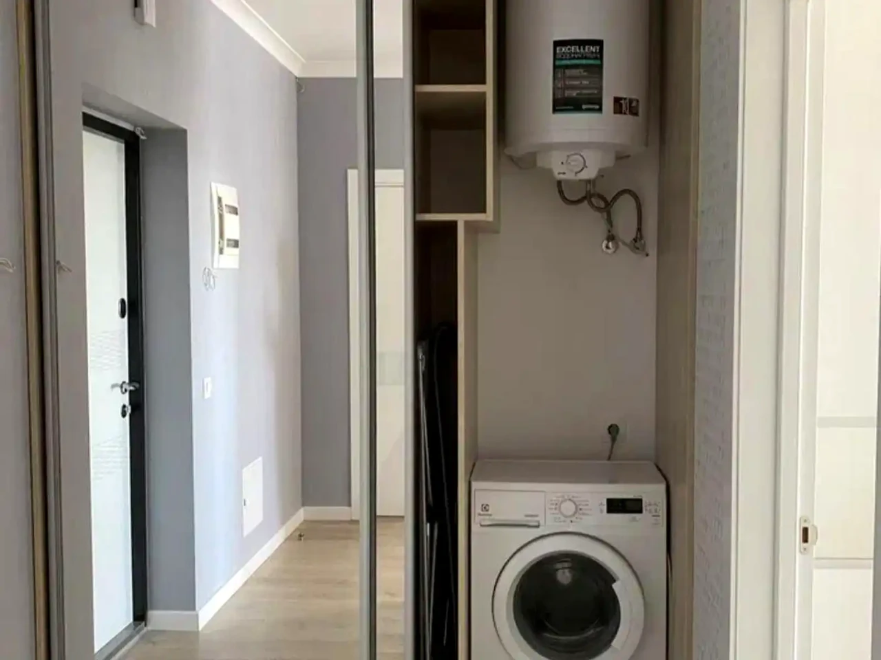 Sale of a 1-room apartment 43 sq.m. 13/26 floor