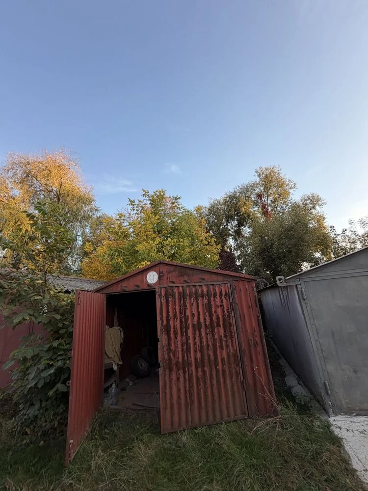 продаю желізний гараж