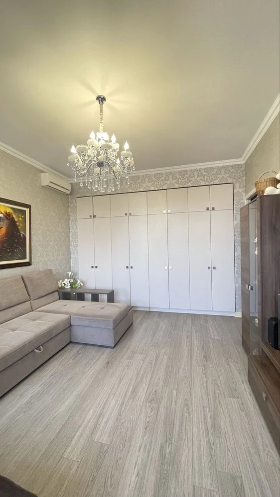 Sale of a 2-room apartment on Central Street with autonomous heating