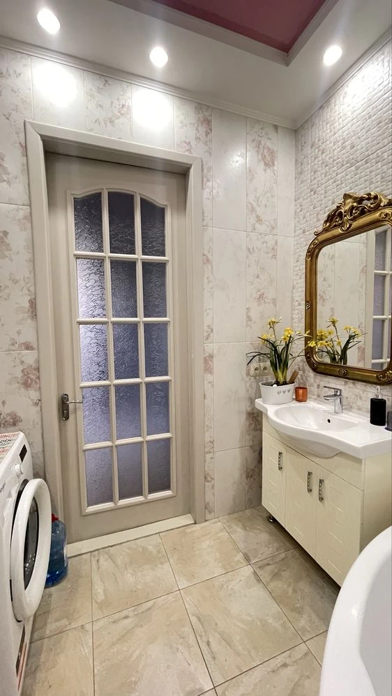 Sale of a 2-room apartment on Central Street with autonomous heating