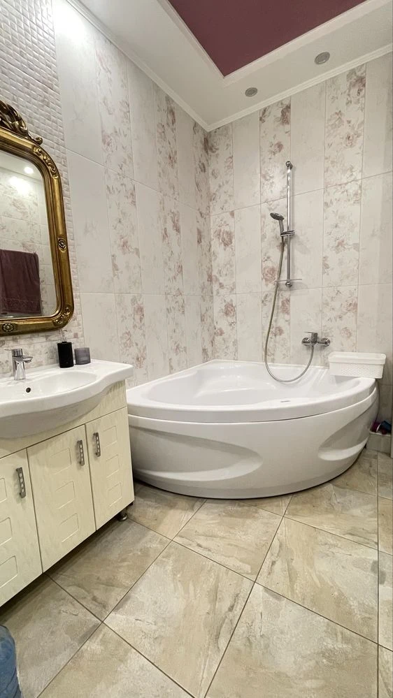 Sale of a 2-room apartment on Central Street with autonomous heating