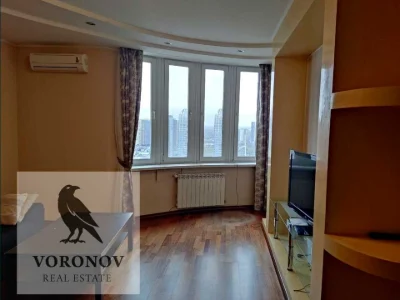 Квартира. Київ, Дніпровська набережна вул.