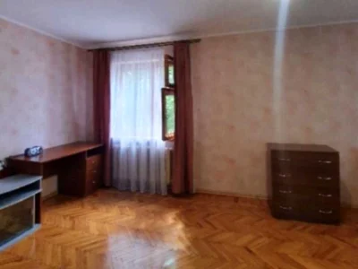 Apartment. Ota kara Yarosh Street, Botanical Garden