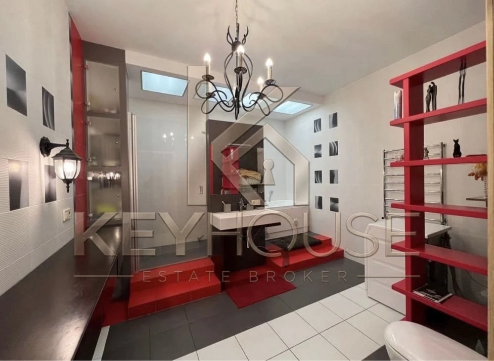 For Sale 3 room apartment• 126 m2• "Svetly Dom" Residence• Parking• Generator