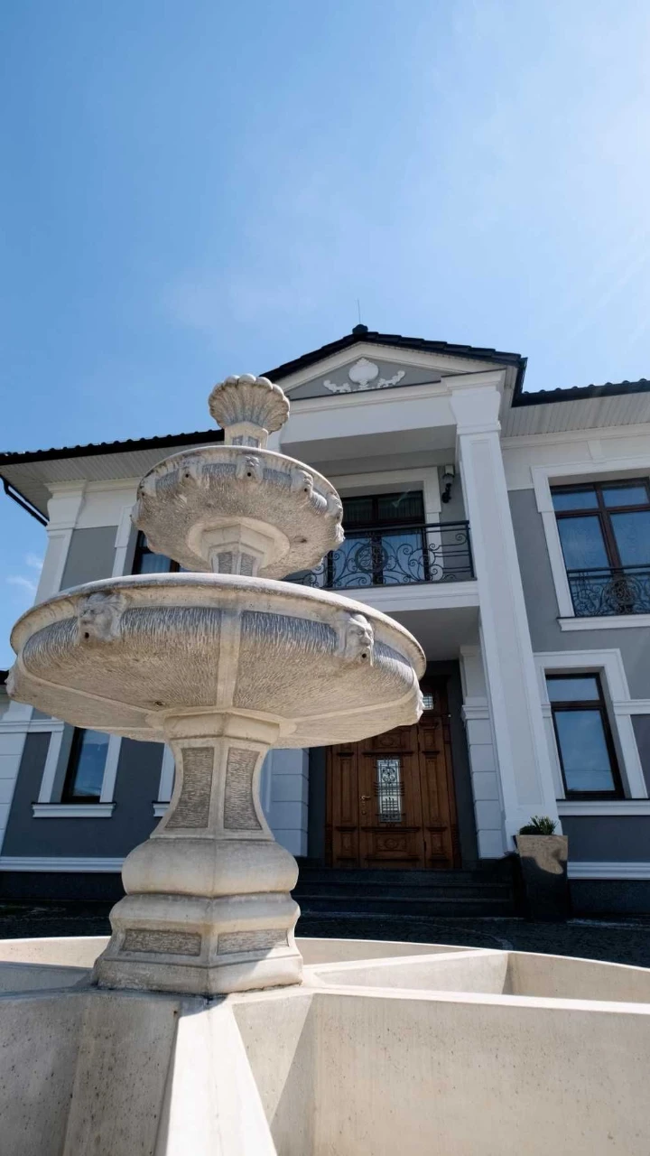 продаж преміального будинку з ремонтом, 30 сот. землі, гость