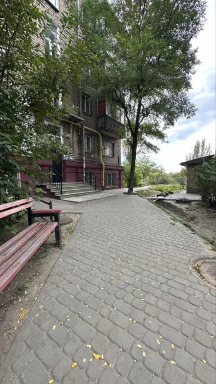 Sale of a 1-room apartment in the city center, Patriyotichna/Dmytra Dontsova street