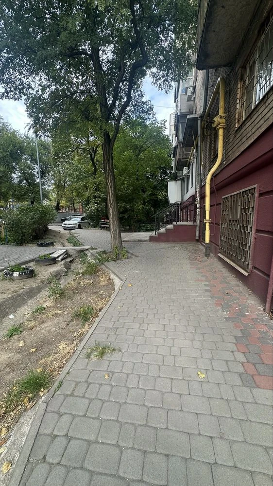 Sale of a 1-room apartment in the city center, Patriyotichna/Dmytra Dontsova street