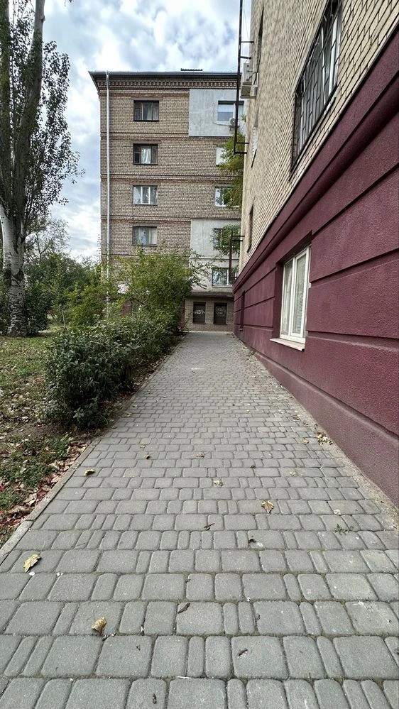 Sale of a 1-room apartment in the city center, Patriyotichna/Dmytra Dontsova street