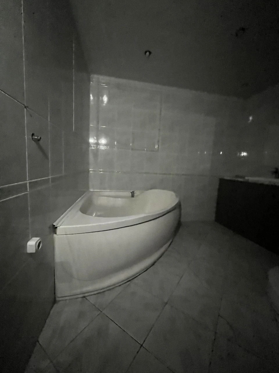 Sale of a 4-bedroom apartment