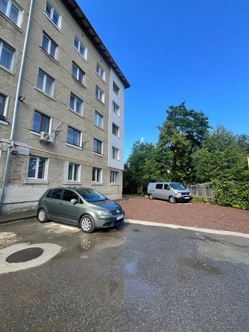 Sale of a 4-bedroom apartment
