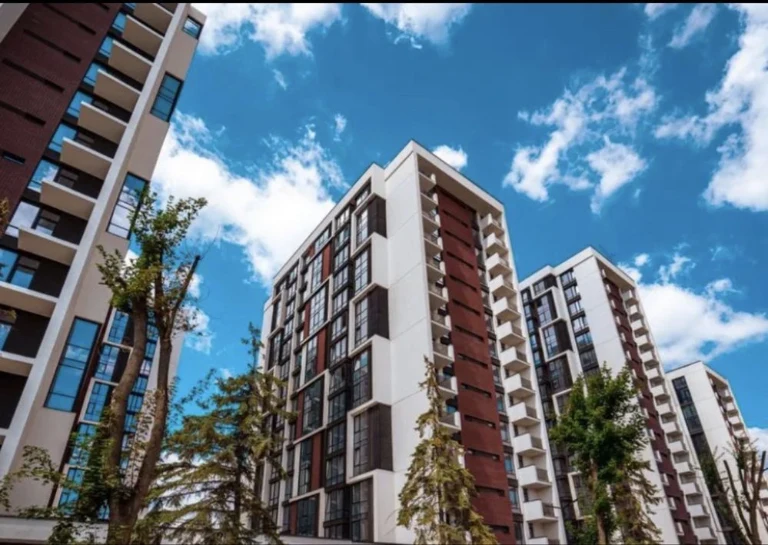 Price of apartment + expenses paid