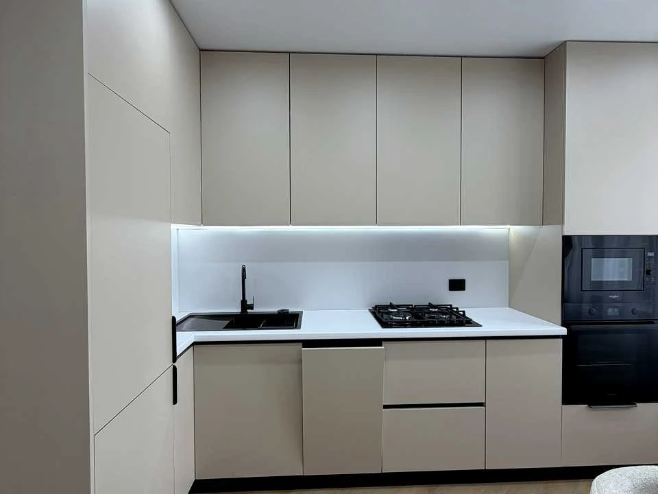 Apartment. Ivano-Frankivsk, Vysochana st.