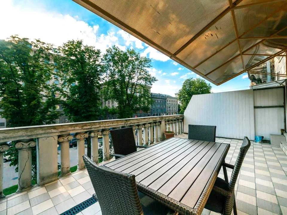Apartment. Kyiv, Khreshchatyk street.