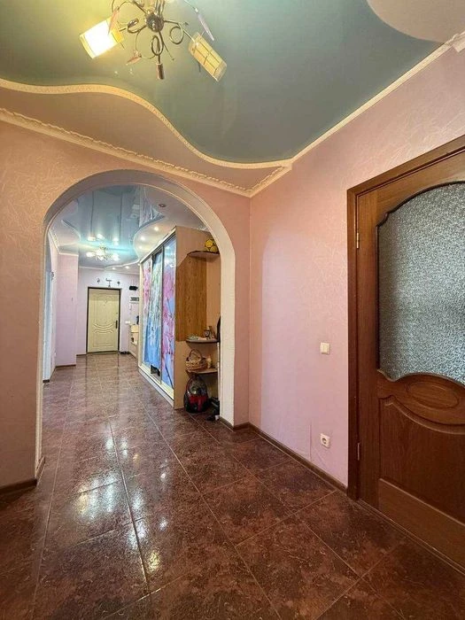 Продам 2-комн. квартиру с большой Кухней-Гостиной на Котовск