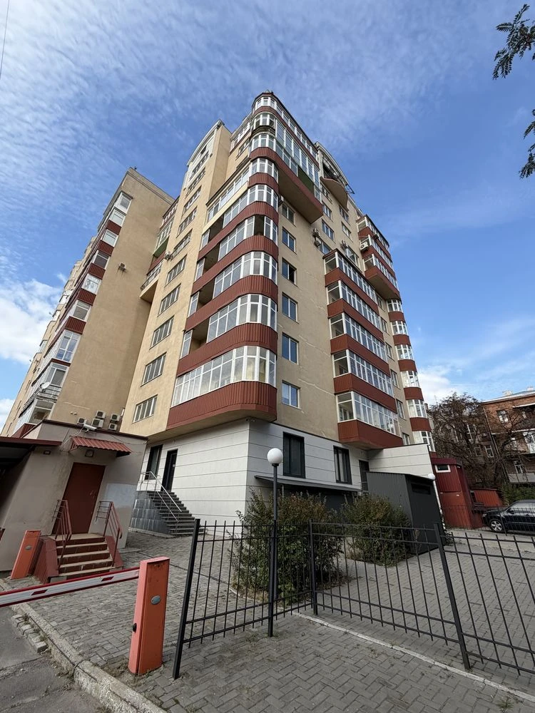 For Sale 2-bedroom apartment in the Ярослава Мудрого residential complex 30A