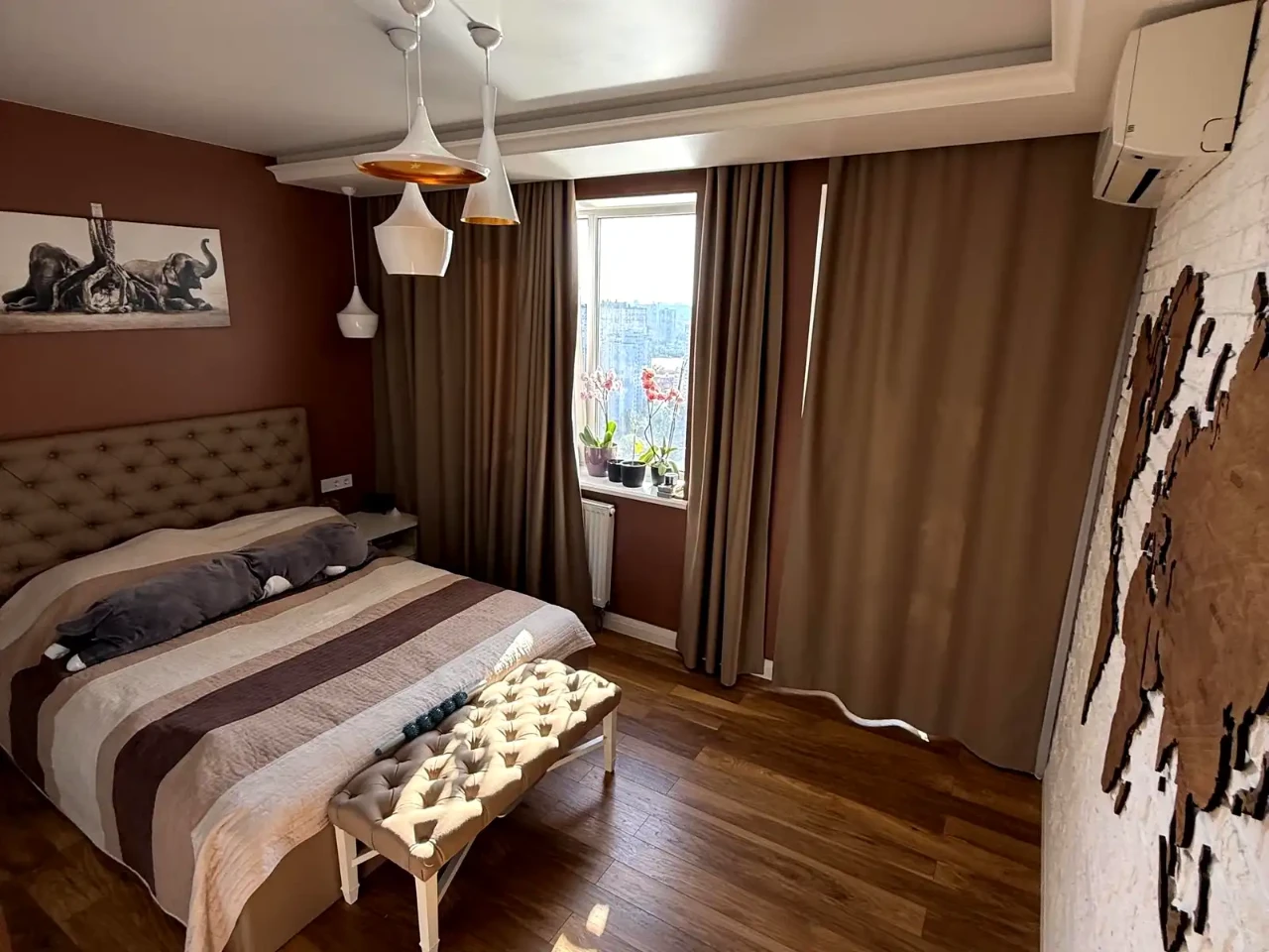 3-room apartment for sale, 118 m² on the 26th floor.