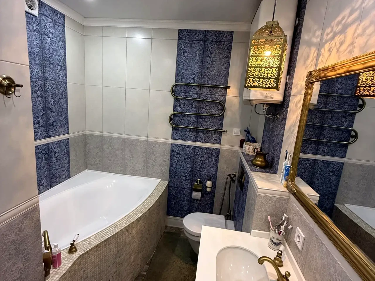 3-room apartment for sale, 118 m² on the 26th floor.